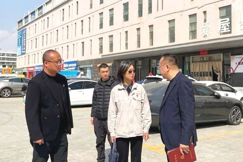 集团党委书记、、、董事长刘玲赴现代物流公司调研