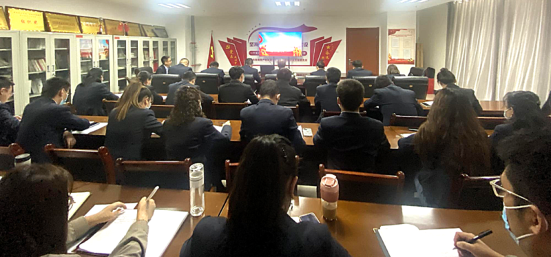 朝物开投公司党支部组织全员旁观党的二十大开