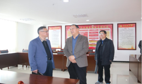 省委常委、省总工会主席马吉孝等一行莅临青海森林舞会官网集团公司视察，，调研领导路线货运企业建会、货运司机入会等工作