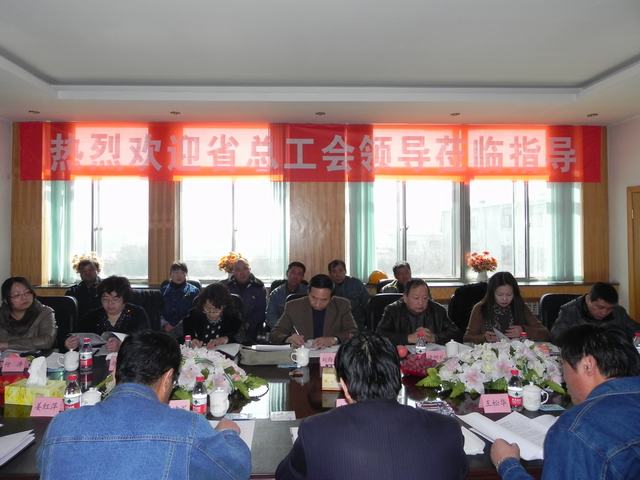 深刻车间班组、&ldquo;零距离&rdquo;接触职工、履历职工生涯、倾听职工心声